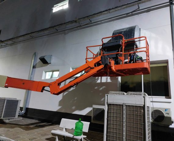 Lắp đặt louver che mưa cho nhà máy sản xuất công ty Avery Dennison